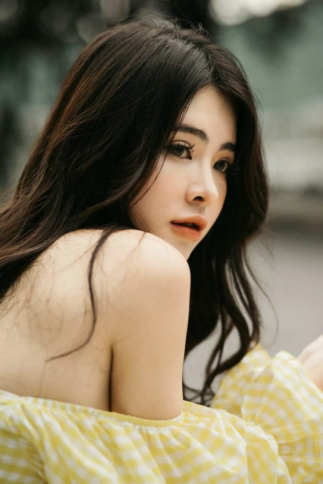 OneAmour Dating Profile Discovery